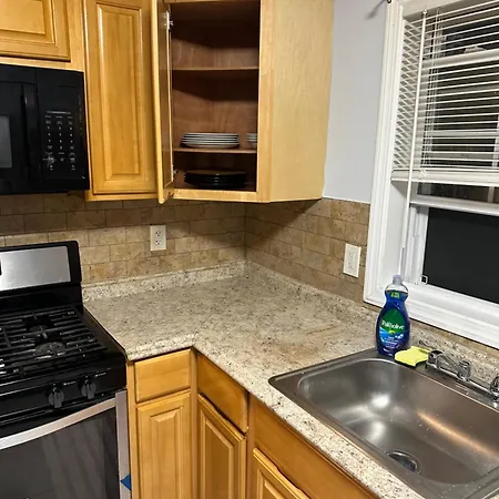 Fidelia Amethyst Room, King Bed And Twin Bed With Private Bathroom Minutes From Newark Liberty International Airport And Newark Penn Station Irvington Exterior photo