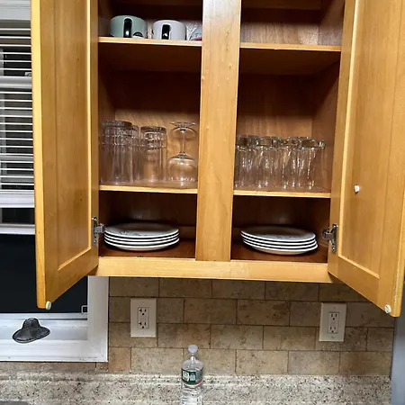 Fidelia Amethyst Room, King Bed And Twin Bed With Private Bathroom Minutes From Newark Liberty International Airport And Newark Penn Station Irvington Exterior photo