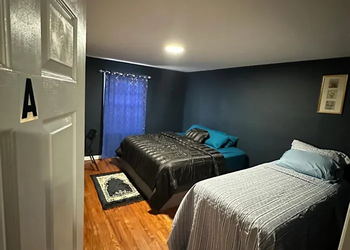 Fidelia Amethyst Room, King Bed And Twin Bed With Private Bathroom Minutes From Newark Liberty International Airport And Newark Penn Station
