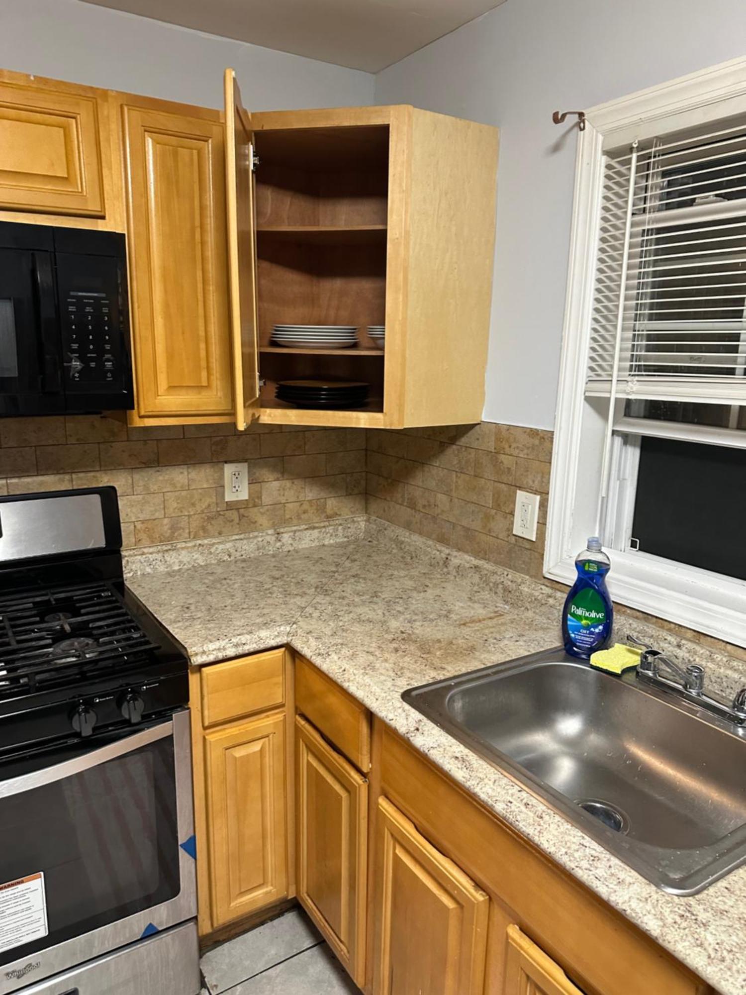 Fidelia Amethyst Room, King Bed And Twin Bed With Private Bathroom Minutes From Newark Liberty International Airport And Newark Penn Station *