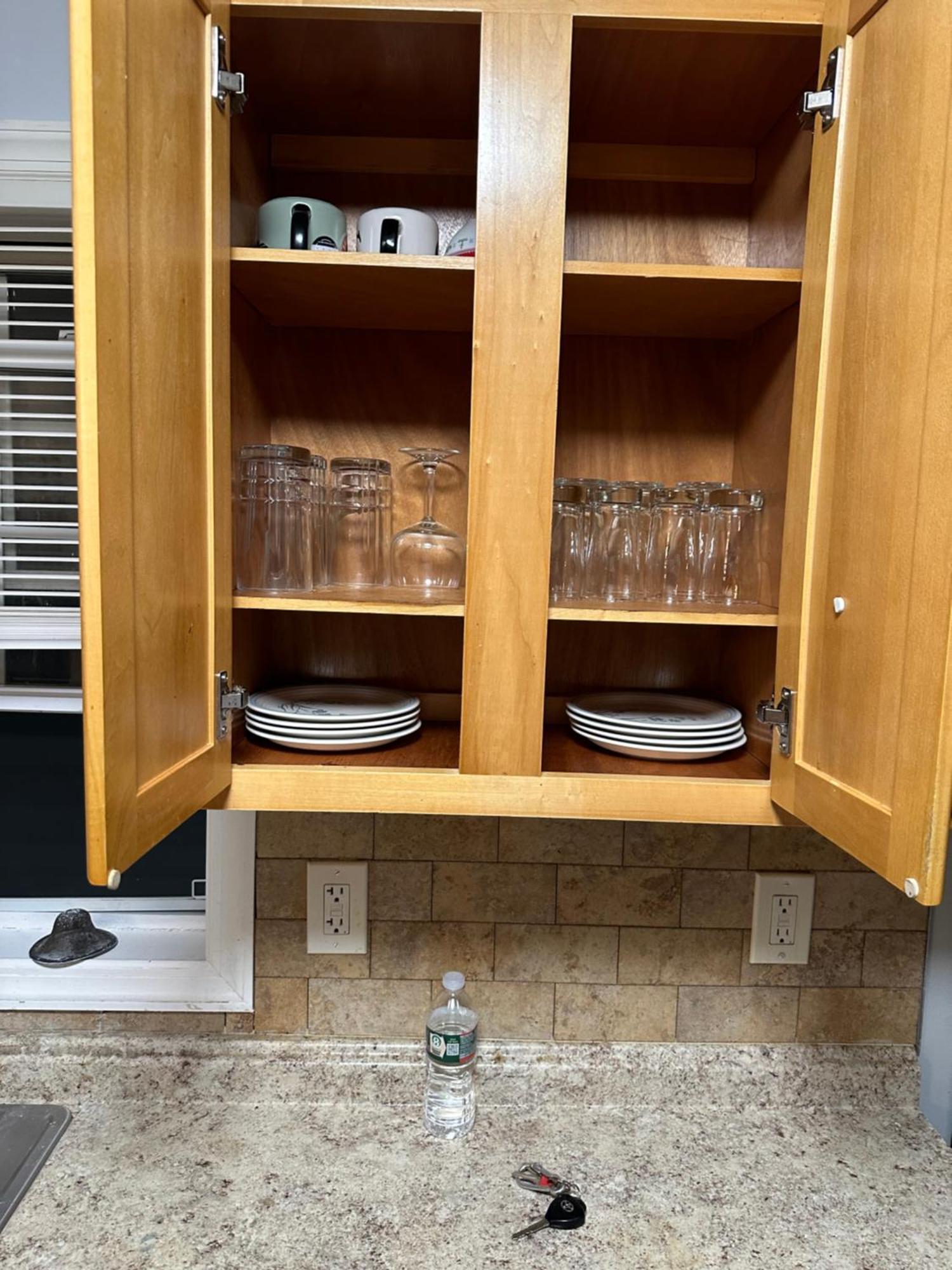 Homestay Fidelia Amethyst Room, King Bed And Twin Bed With Private Bathroom Minutes From Newark Liberty International Airport And Newark Penn Station